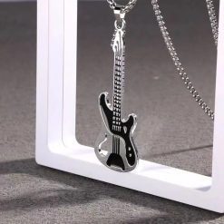 détails Collier pendentif long guitare électrique