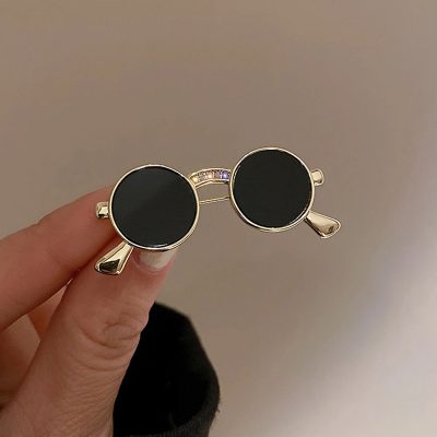 Detalles del Broche de Gafas de Sol al Estilo John Lennon