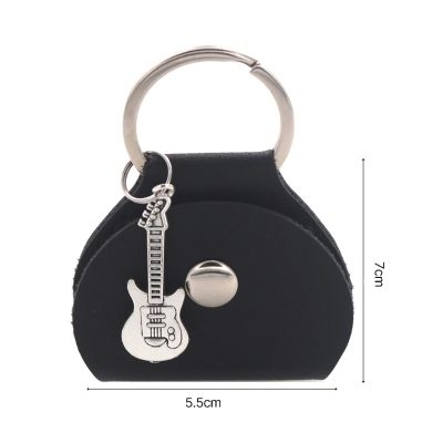dimensión de llavero con púas de guitarra y guitarra