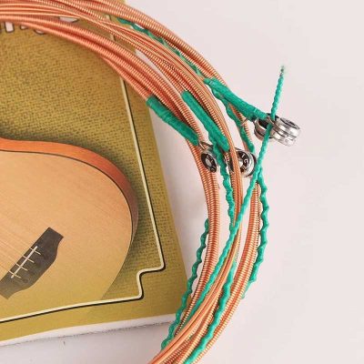 Vista detallada de Cuerdas de Bajo Eléctrico - Para la Práctica, Sonido Cálido y Elegante