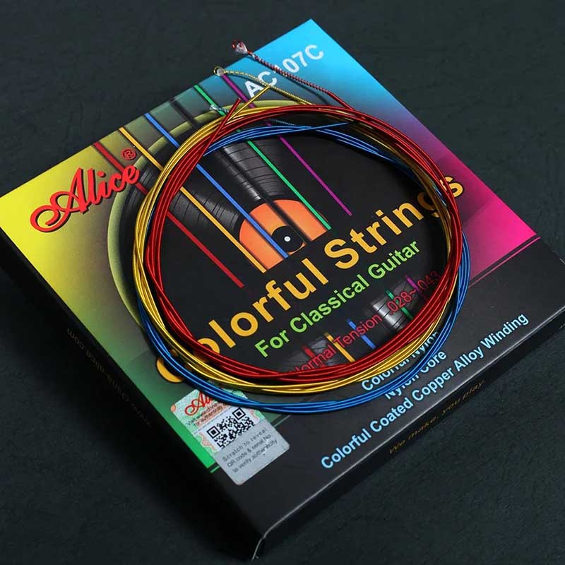 Vue générale Cordes Guitare Classique Cordes Colorées pour Guitare Classique pour un look Brillant